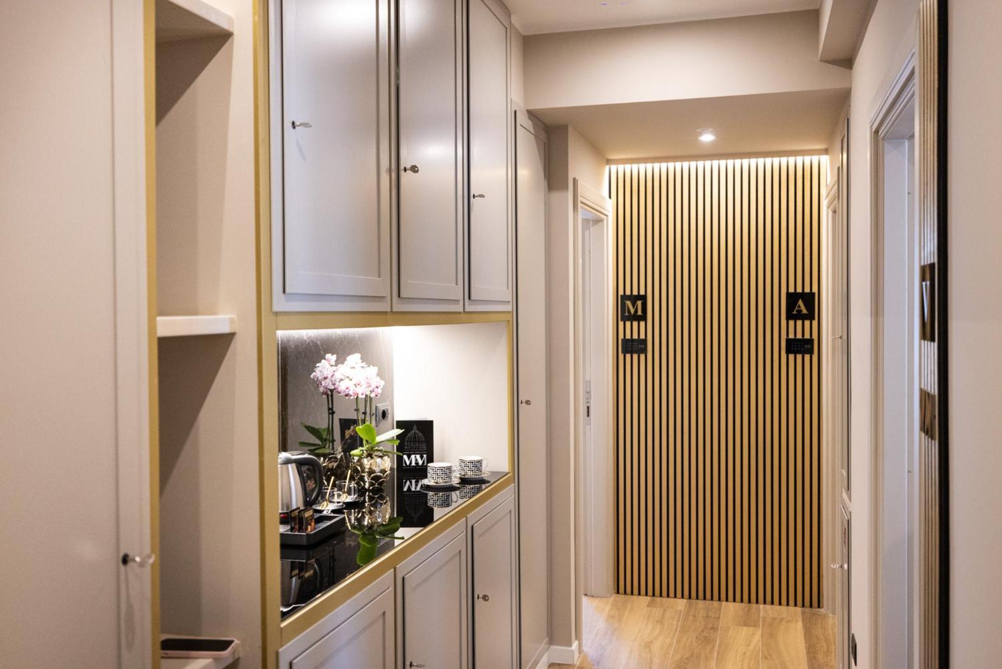 Mavi Luxury Rome