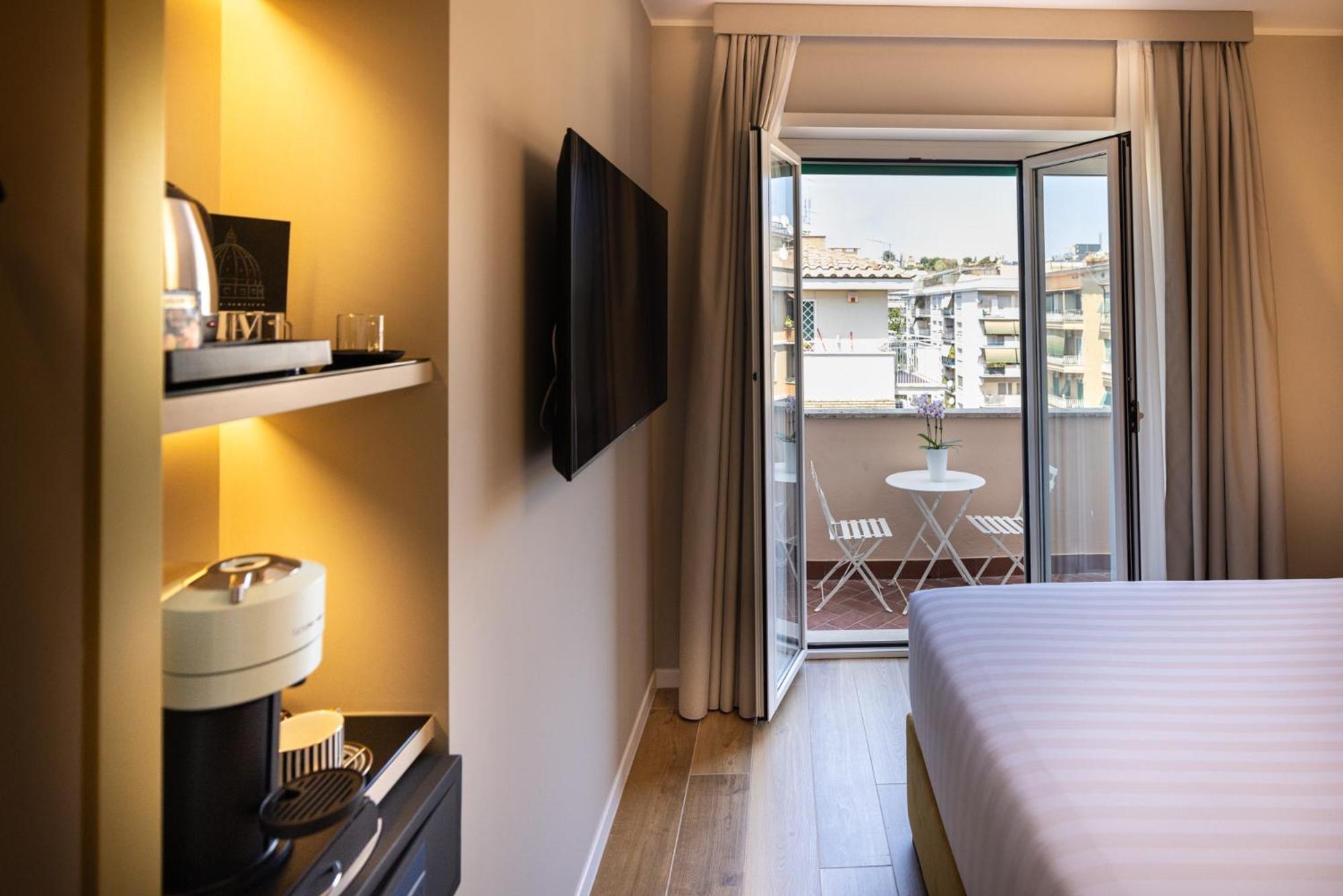 Mavi Luxury * Rome