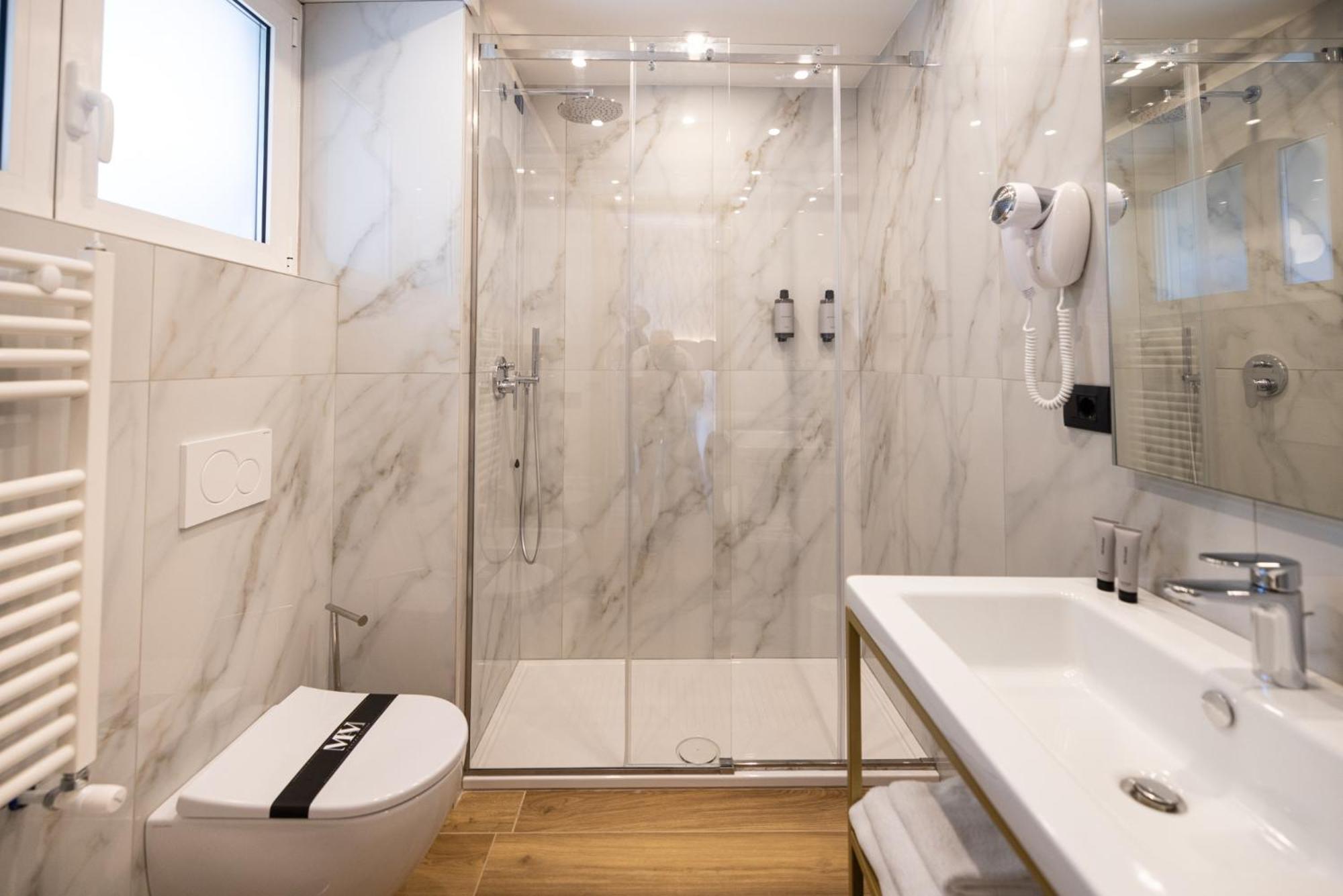 Mavi Luxury * Rome