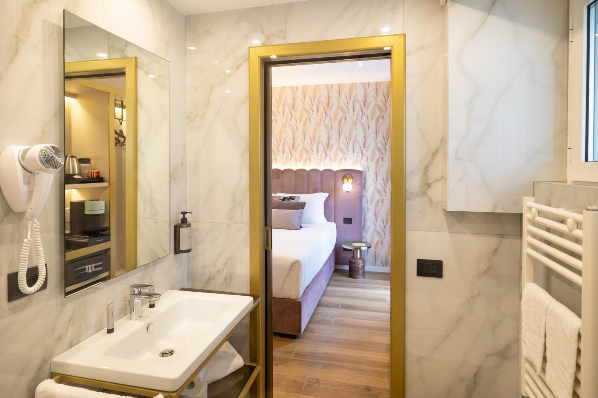Mavi Luxury * Rome